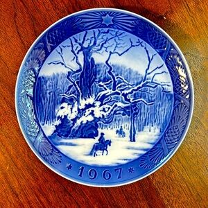 Royal Copenhagen 1967 “The Royal Oak” Christmas Plate